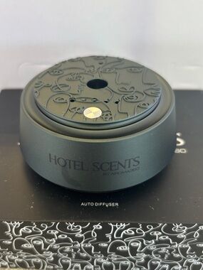 Hotel Scents Black Auto Diffuser by Aroma360